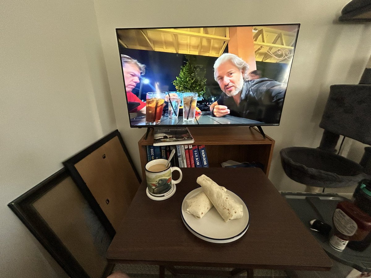 DanWybrow's tweet image. Dinner for @SteveNomadic and @CaptBob_Nomadic, breakfast for me! Time to finally get caught up on the latest drop 🤘🏻
#CockpitCasual