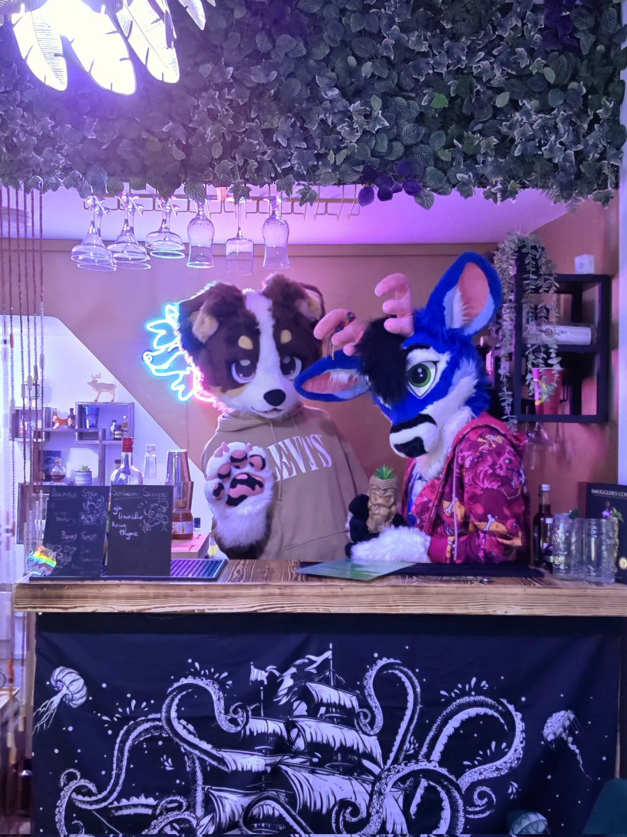 KindridFox's tweet image. Thank you so much for having me over @AmriWusky 🥰
Great UK visit 💕