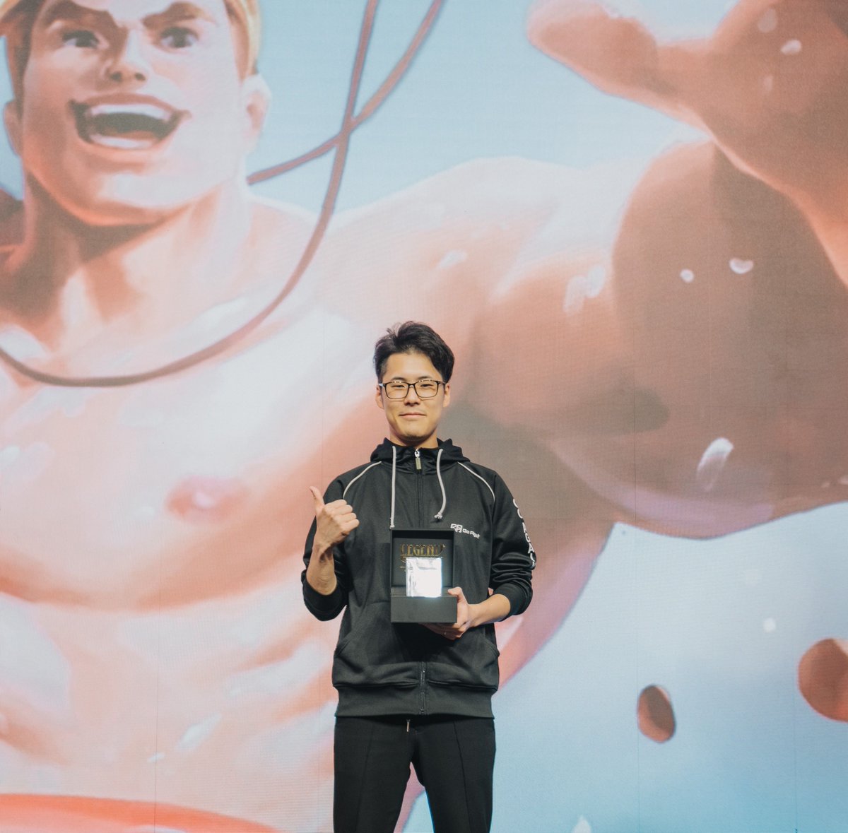 Congratulations to both these champions!

In the thrilling Calling: Singapore final, two former Pro Tour Champions faced off as Shoma Yamamura, piloting Ira, Scarlet Revenger, secured victory over Michael Feng on Gravy Bones, Shipwrecked Looter.

Meanwhile, in the Living Legend