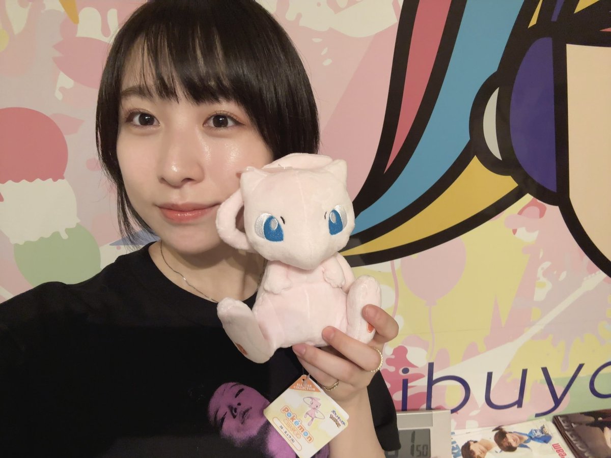 mew___amane's tweet image. 本日脱力就活でした!!
今月誕生日ということで、お誕生日プレゼントをいただきました…😭
うえんありがとうございます😭😭😭
めちゃくちゃ嬉しい、めちゃくちゃ可愛い。本当にも〜!!なんて素敵で可愛くて最高なメンバーなんだ😭😭😭😭😭😭
#脱力就活
