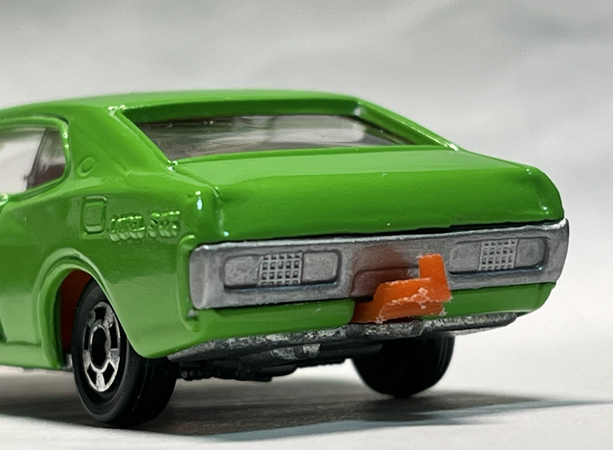 トミカ NISSAN LAUREL 2000SGX 黄緑Green トミカ NISSAN LAUREL 2000SGX 黄緑Green トミー(TOMY)|NISSAN