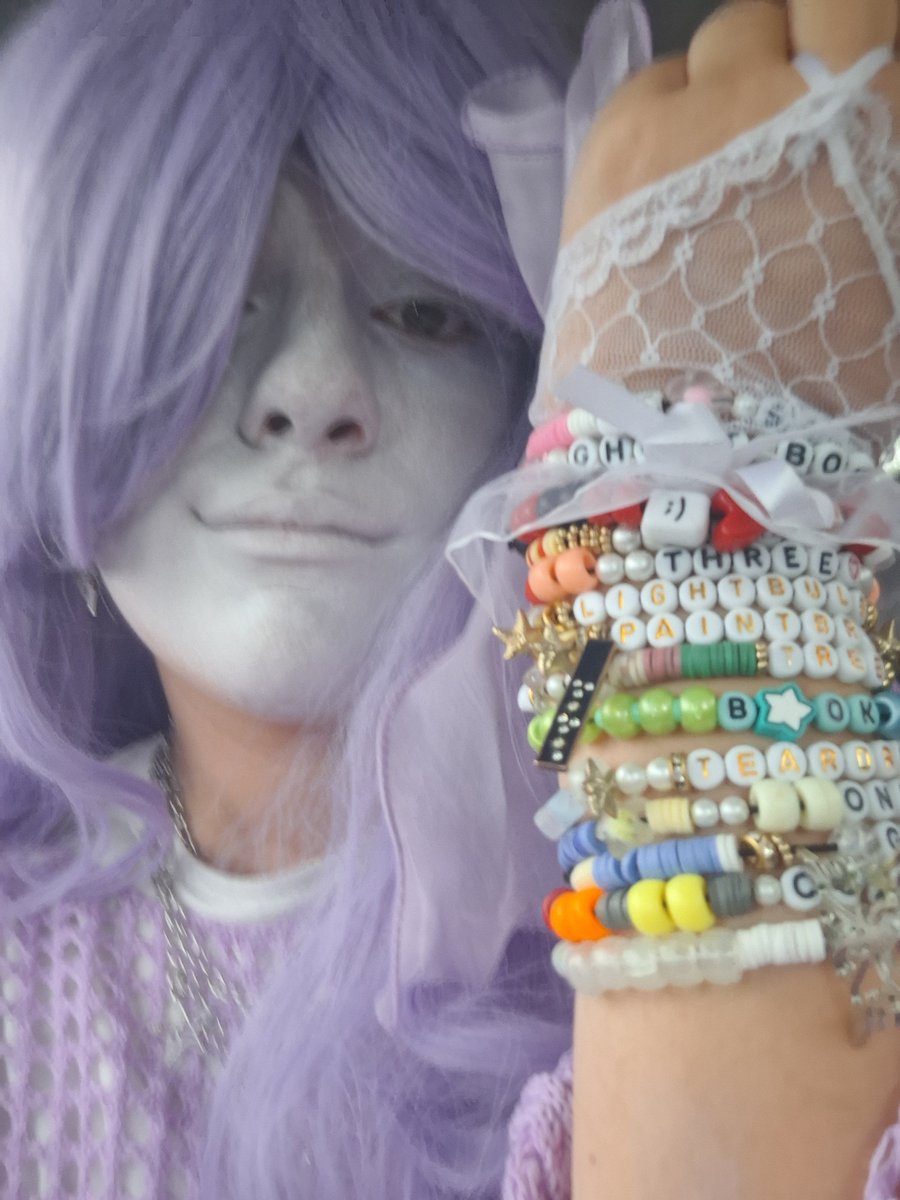 st4rs_f0r_r3m1's tweet image. ON MY WAY TO THE BFDI X II MEETUP IN CHICAGO!! IF YOU SEE ME COME SAY HI!! IM GONNA BE TRADIMG AND GIVING OUT BRACELETS AND STUFFS AND I HOPE TO MEET LOTS OF COOL PPL THERE!! &lt;3 #bfdixiimeetup
#osctwt