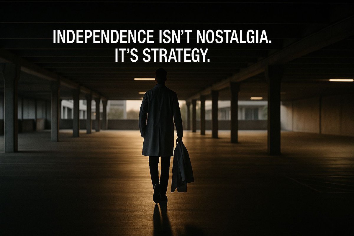 DutchRojas's tweet image. In the 1990s, we witnessed something very similar in financial services.
Do you remember what happened?
Thousands of local banks were quietly absorbed into a handful of dominant institutions.
Not because they innovated, but because the regulatory environment made size a…