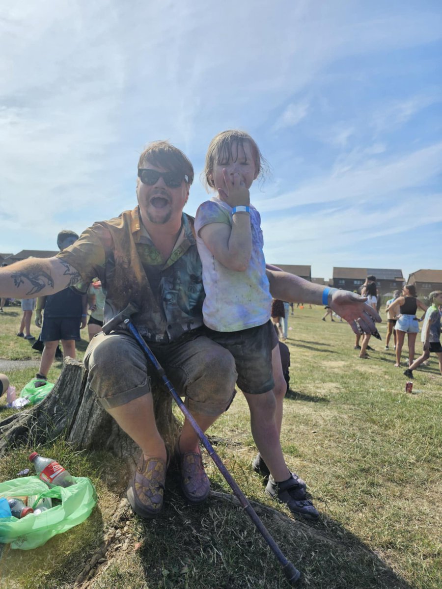 DisabledJourno's tweet image. Me and the kids had a great time getting powdered paint thrown at us for their last day of school.
6 weeks of slightly later alarms now! 😅