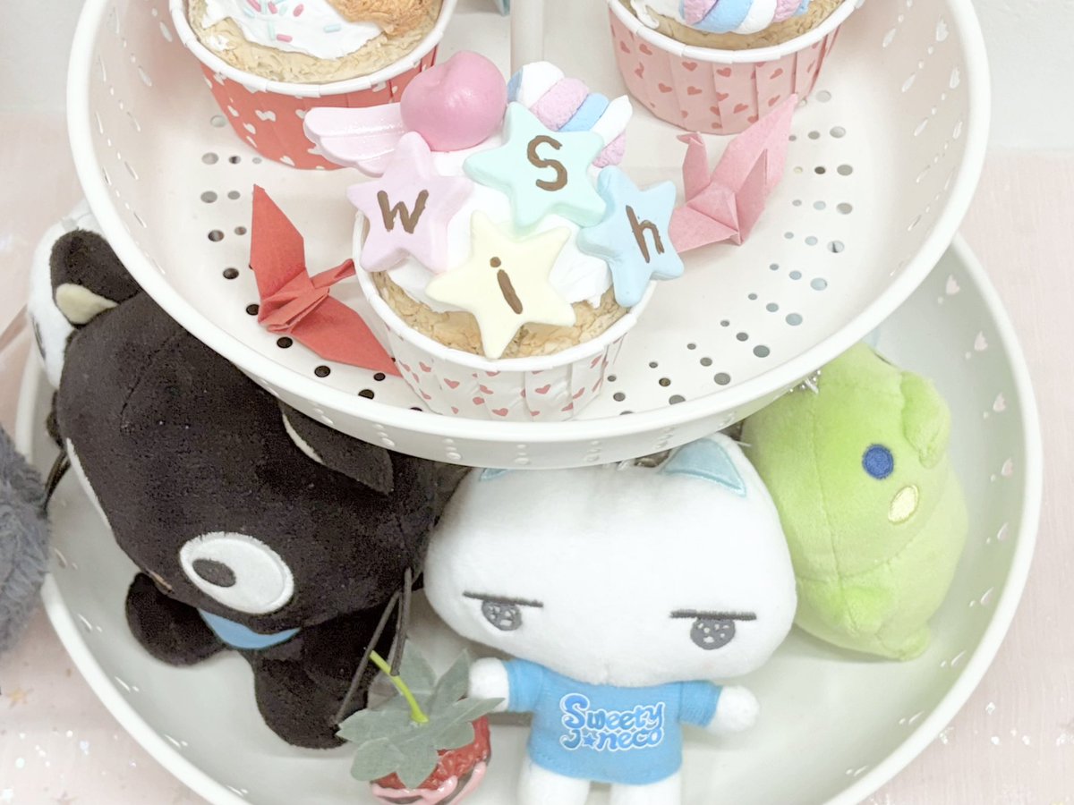 coomoring's tweet image. 음료 보고 기절··· 
귀여워··· 사실 2잔 사고 싶엇서TT...