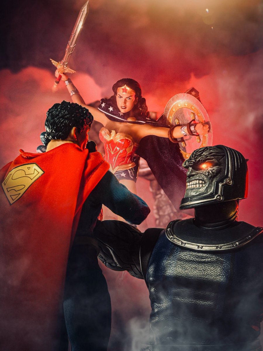 toyetic40s's tweet image. THE AMAZON!!
#WonderWoman #Superman #Darkseid #Mezco #MezcoToyz #DCOfficial #ACTIONFIGURES #ActionFigurePhotography #ToyPhotography
@WonderWomanFilm @DCOfficial @mezcotoyz