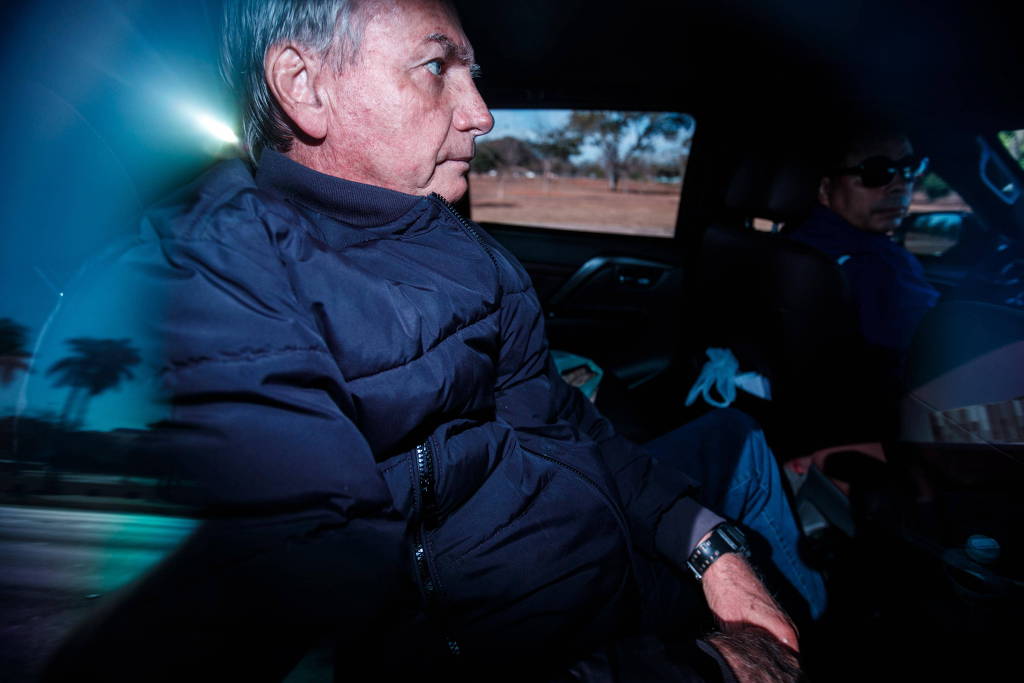 Bê Neviani (@be_neviani) on Twitter photo Ascensor para o cadafalso - Bernardo Mello Franco Ex-presidente criou novos problemas ao repassar R$ 2 milhões a filho investigado nos EUA archive.ph/e7tVi
via <a href="/Conteudo_Livre/">Sérgio 🗞</a> Ascensor para o cadafalso - Bernardo Mello Franco Ex-presidente criou novos problemas ao repassar R$ 2 milhões a filho investigado nos EUA archive.ph/e7tVi
via <a href="/Conteudo_Livre/">Sérgio 🗞</a>