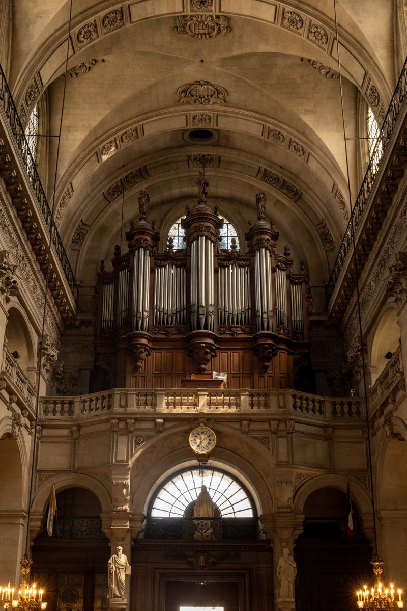 The interior of the Church of Saint-Paul Saint-Louis in Paris🇫🇷