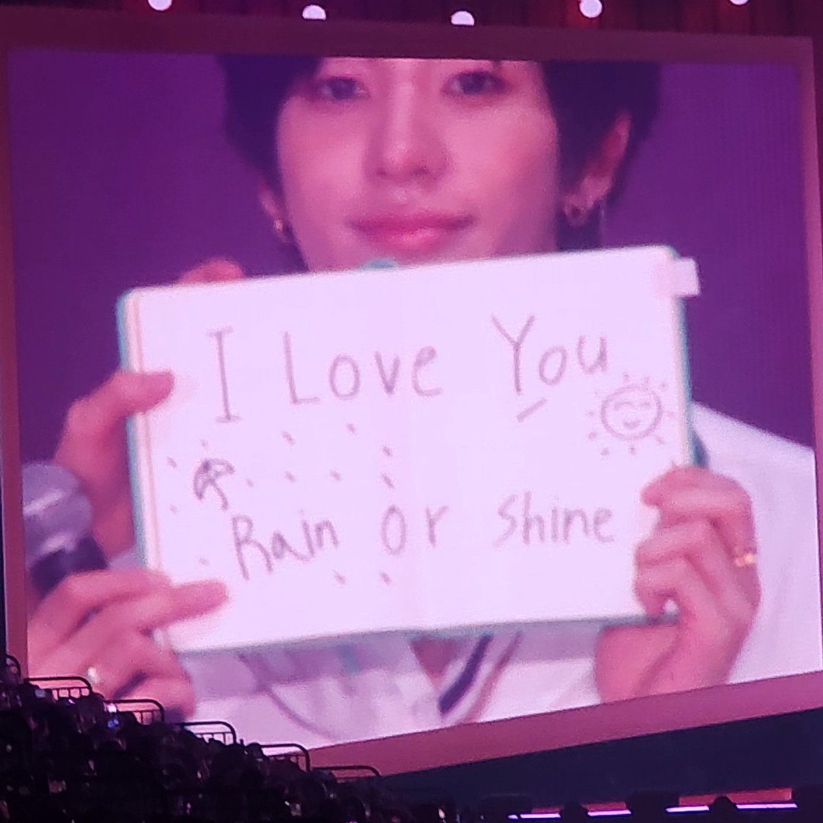RIIZE [RIIZING LOUD] in Hong Kong - Day 2 250720

🦕 "ผมจะรักคุณ ไม่ว่าฝนจะตกหรือแดดจะออก" (= ไม่ว่าจะเกิดอะไรหรือเจออุปสรรคไหนก็จะรักเสมอ)

รักแอนตันเหมือนกันน้าาาา 🥺🫳🐶

©️chanungnya
#ANTON #앤톤 #RIIZE #라이즈