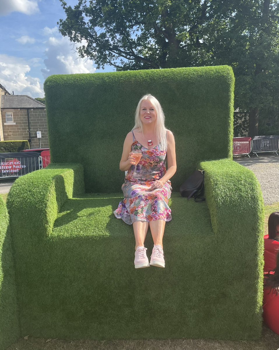 HelenCooper85's tweet image. Took so few photos at @TheakstonsCrime - had to resort to nicking other people’s! #Harrogate was epic and exhausting as always!