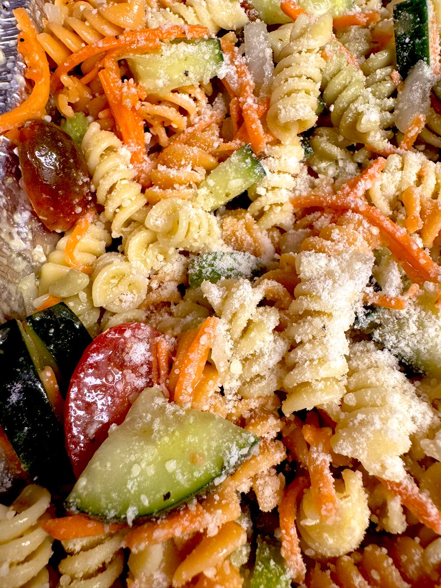 ESOTERIKA555's tweet image. Pasta salad and deviled eggs turned out yummy for the neighborhood bbq. Had a great time getting to know some more of my neighbors. Went and got a knew piping bag &tips so they could look fancier hahah