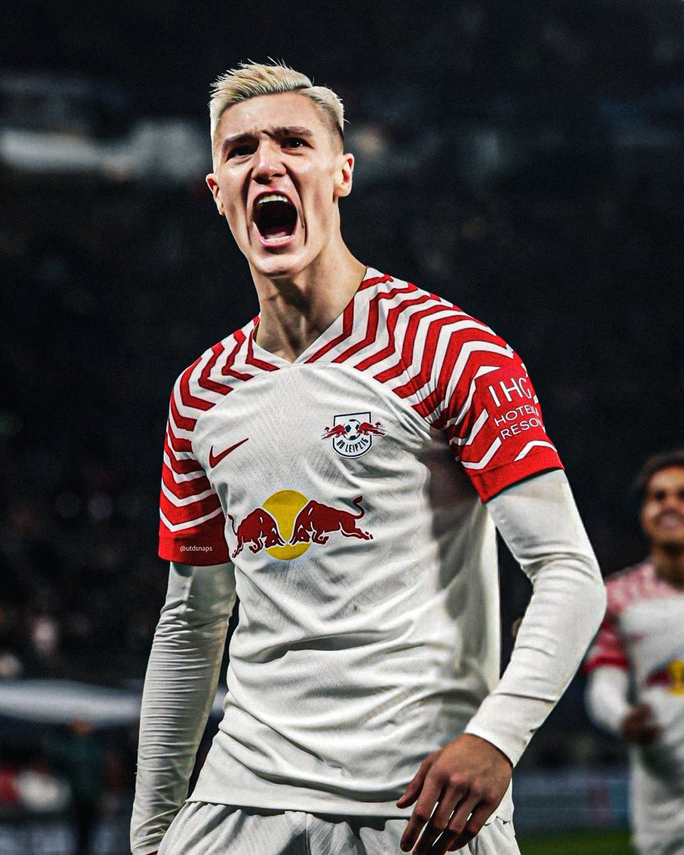 Transfer News Live (@deadlinedaylive) on Twitter photo 🚨 Manchester United have discussed potentially making a move for Benjamin Šeško internally in recent weeks. 👀
(Source: <a href="/FabrizioRomano/">Fabrizio Romano</a>) 🚨 Manchester United have discussed potentially making a move for Benjamin Šeško internally in recent weeks. 👀
(Source: <a href="/FabrizioRomano/">Fabrizio Romano</a>)