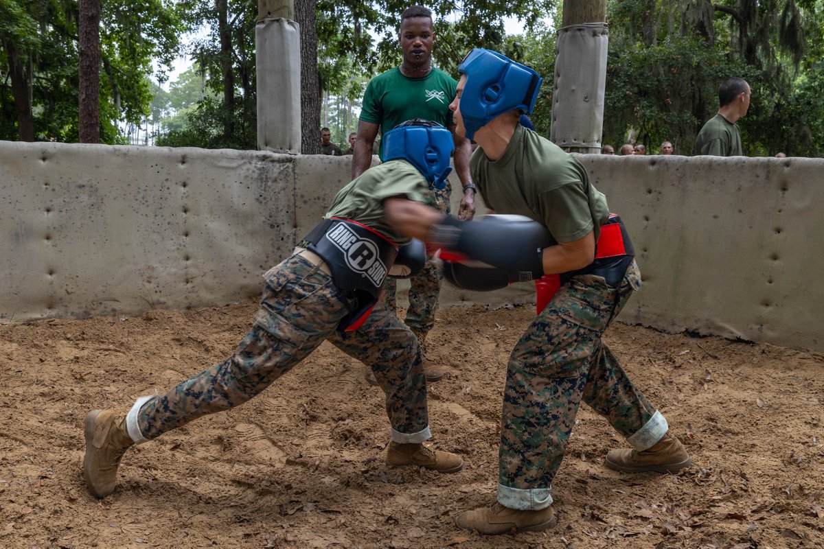 USMC's tweet image. #MarineCorps recruits participate in a body sparring event during the Marine Corps Martial Arts Program (MCMAP) aboard Marine Corps Recruit Depot Parris Island, S.C., July 11, 2025.
MCMAP trains recruits in self-defense through body sparring and the use of pugil sticks,…