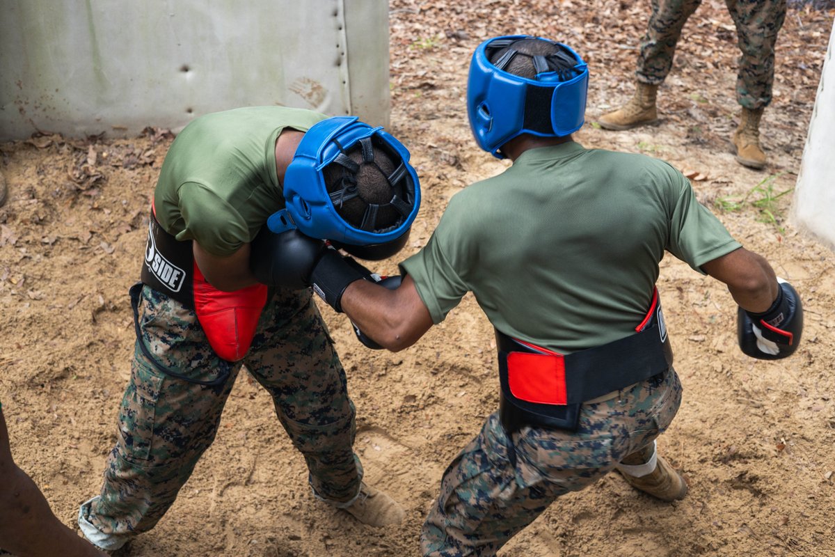 USMC's tweet image. #MarineCorps recruits participate in a body sparring event during the Marine Corps Martial Arts Program (MCMAP) aboard Marine Corps Recruit Depot Parris Island, S.C., July 11, 2025.
MCMAP trains recruits in self-defense through body sparring and the use of pugil sticks,…