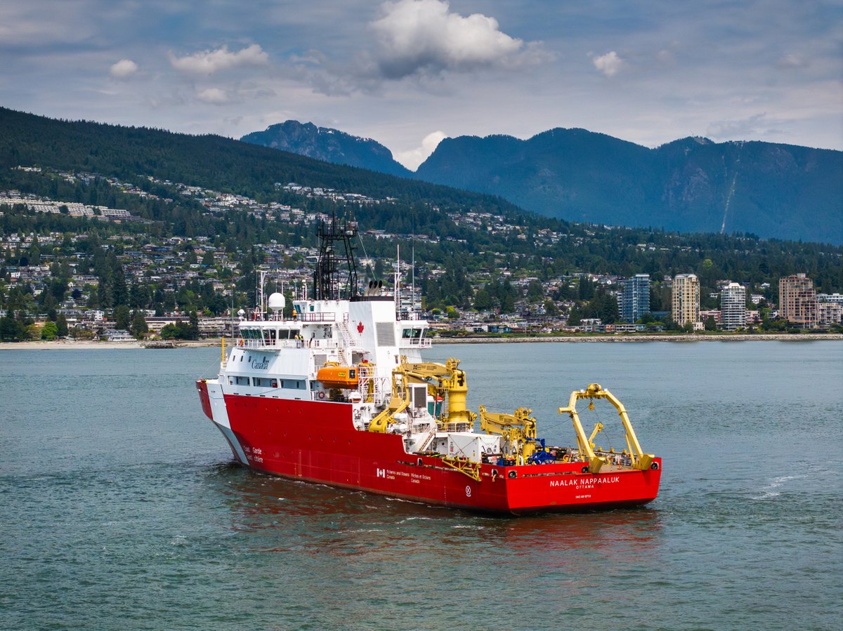 GardeCotiereCAN's tweet image. 📣 À la mi-juin, notre nouveau navire hauturier de science océanographique, le NGCC Naalak Nappaaluk, a entamé ses essais en mer chez @Seaspan. 🌊
Au cours des dernières semaines, il a été soumis à une série d’exercices et sera prochainement livré en #NouvelleÉcosse. 👏