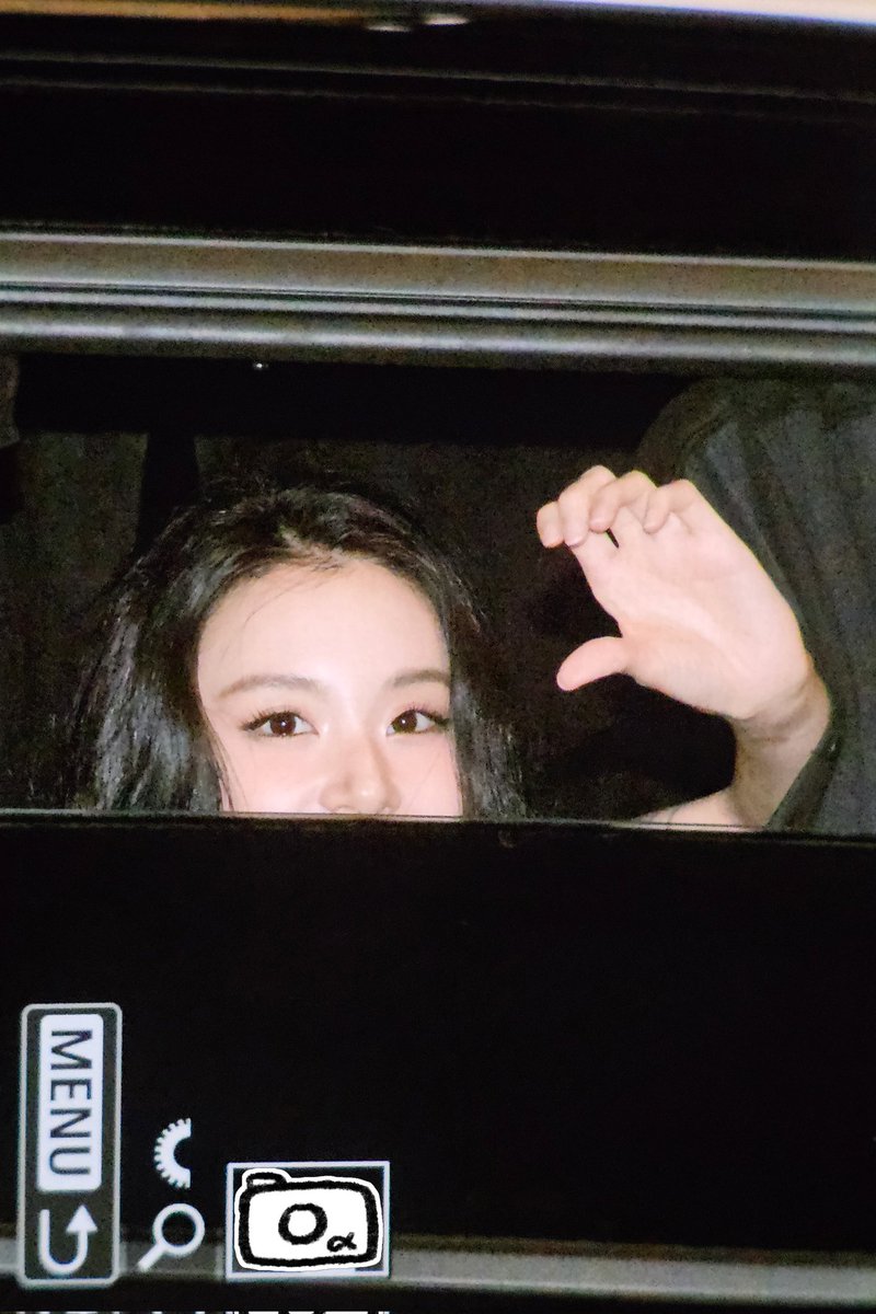 fishcmr's tweet image. 250720 THIS IS FOR 인천 콘서트 DAY2
퇴근!

고생했어🥹🥹

#TWICE #CHAEYOUNG 
#트와이스 #채영 #チェヨン
