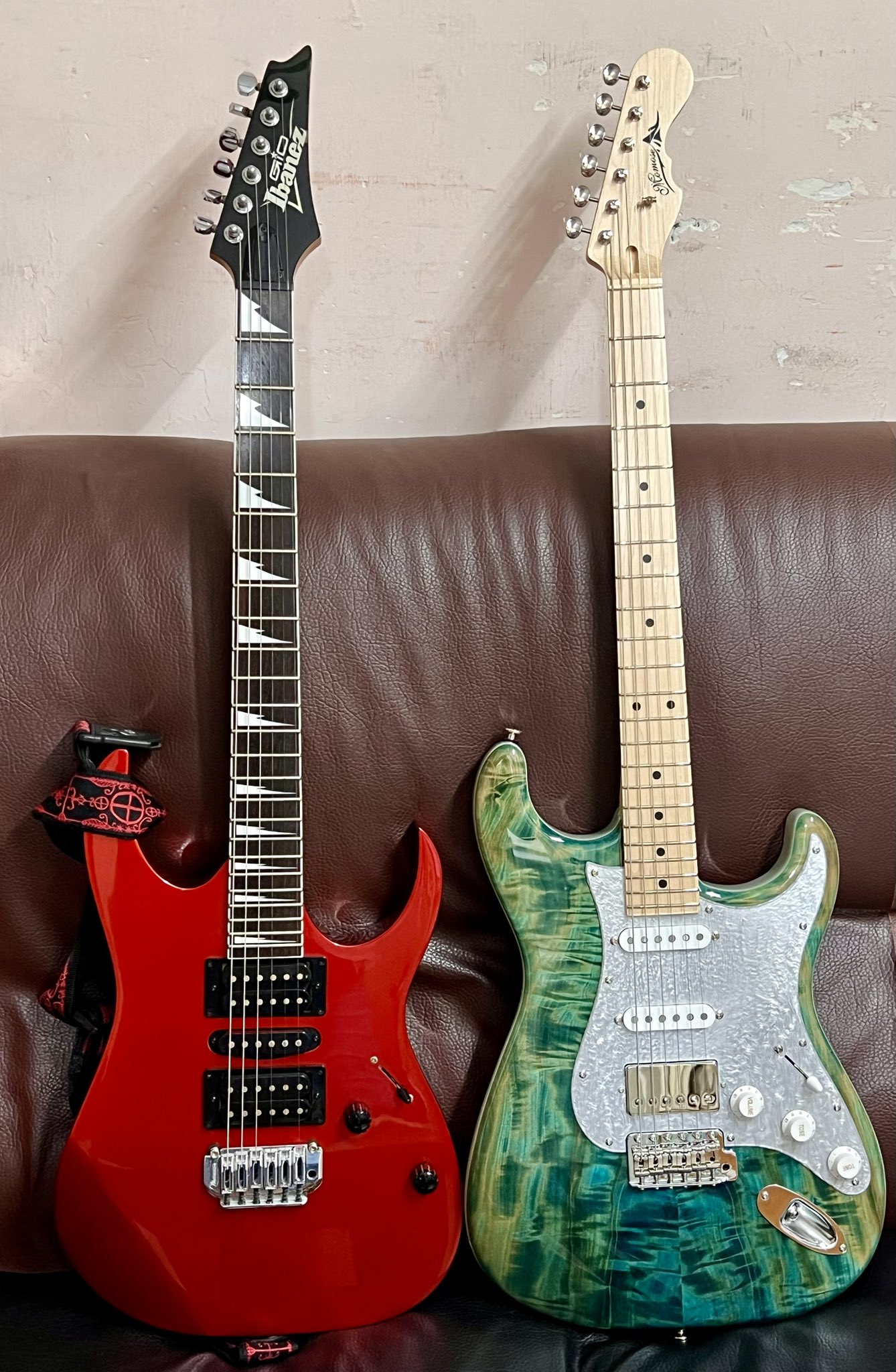 イバニーズ　AR300 アーティスト ✴️手渡し歓迎　千葉県船橋市より Amazon.co.jp: Ibanez（アイバニーズ ）