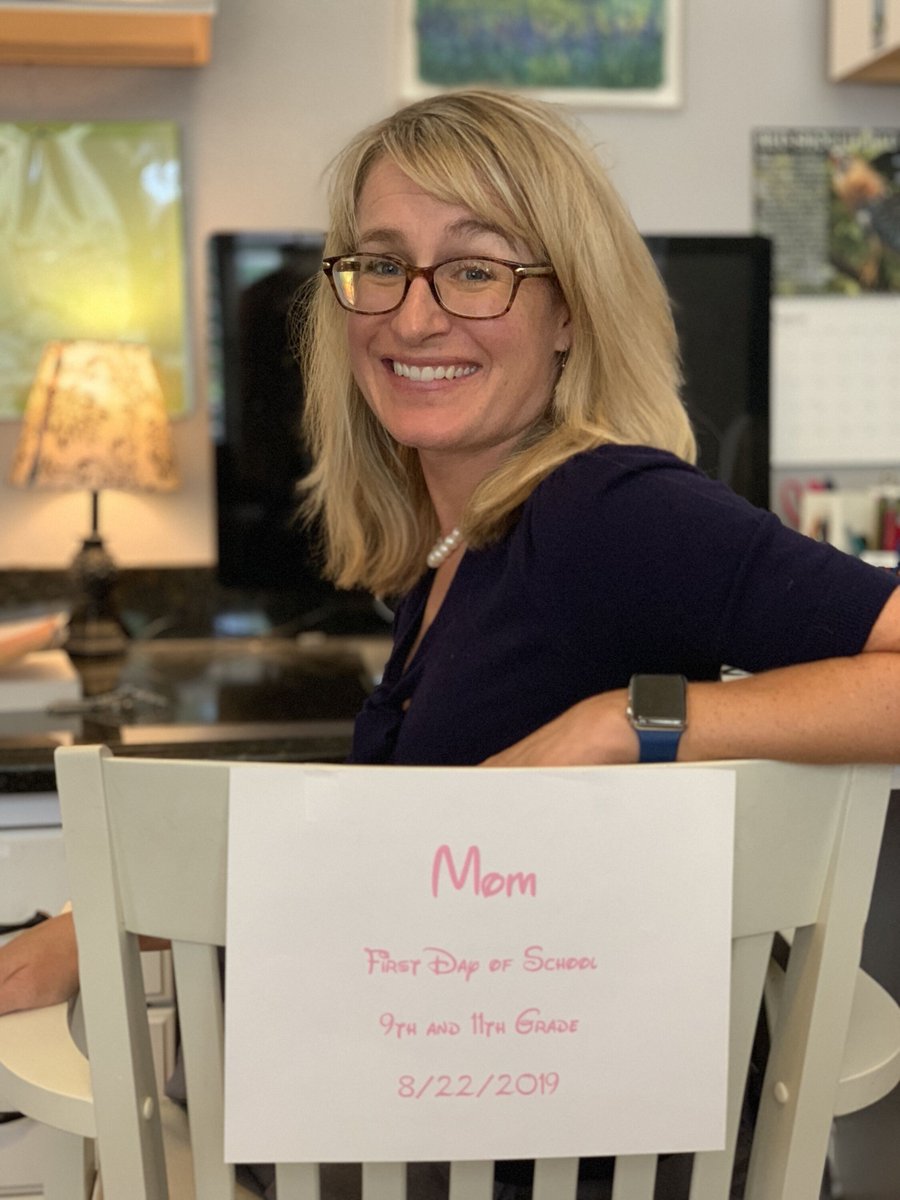 mmejendouglas's tweet image. I didn’t just want the cancer gone.
I wanted to heal fast—and get back to homeschooling my sons.
When my youngest graduated high school, I cried.
Not just for him—but because I made it too.
Why I chose lumpectomy:
🔗 jenniferadouglas.com/surgery-choice…
#bcsm