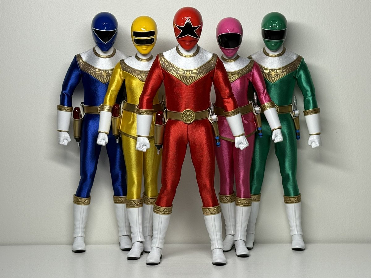 CCLemon99's tweet image. I definitely wasn’t up until like 3AM taking pics of these handsome fools. I never imagined that Ohranger would get this much love for its 30th.
Sure it’s Power Rangers Zeo…but we all know what’s up.