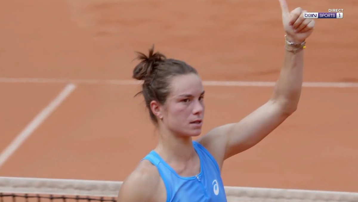 JeuSetMaths's tweet image. 📊 Alors qu'elle ne disputait que le 3e tableau final de sa carrière sur le circuit principal, Lois Boisson 🇫🇷 a remporté le tout premier titre WTA de sa carrière ! 🏆
Le huitième toutes catégories confondues :
🇫🇷 Dijon 2022 (W15) 🟠
🇫🇷 Le Havre 2023 (W15) 🟠
🇨🇾 Alaminos 2024…