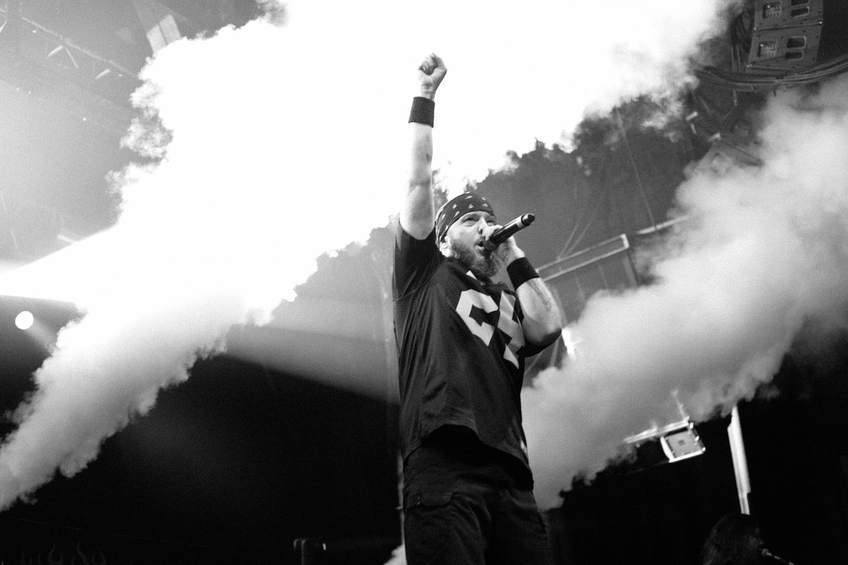 HowWeAreupdates's tweet image. Photos of @summerslaughter featuring  @hatebreed with Fugitive, @GridironHxC, @PyrexiaOfficial, @escuela_grind &amp;amp; @INCITEband at @TheParamountNY in Huntington, NY on 7•17•25. See our full coverage here - tinyurl.com/35ntyy86

📷: @TheAndyJimenez