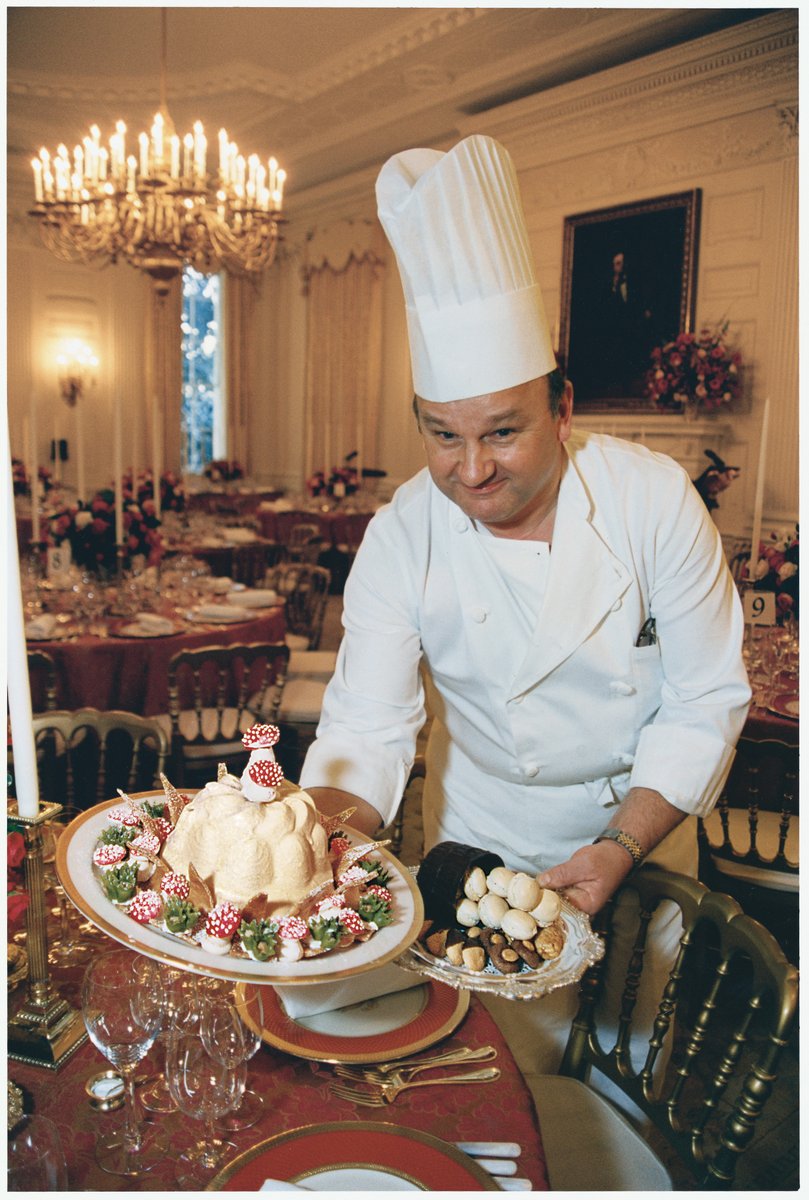 WhiteHouseHstry's tweet image. It’s #NationalIceCreamDay!🍦Since President Thomas Jefferson, America’s presidents have long had a soft spot for the frozen treat. What’s your favorite scoop?
More from @WHHistoryPres in @USATodayOpinion: usatoday.com/story/opinion/…
📸: Collection of Roland Mesnier, @gwblibrary,…