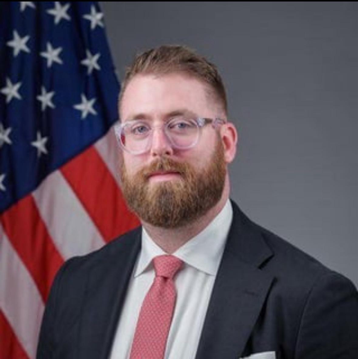 Bell end alert...
This  is Kaelan Dorr. The fuck responsible for The White House social media  account, and some of Trump's personal shittyarse tweets. Fuck this long  headed inebriate.