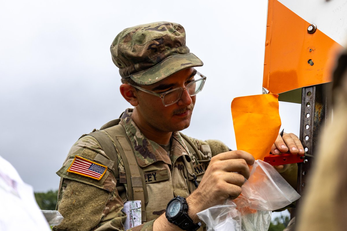 ArmyROTC's tweet image. The 8th Regiment #AdvancedCamp are on point as they find their way through Day Land Navigation at #CST2025!!
馃摳 by Brandon Clark, University of South Alabama, CST Public Affairs Office
Check out the link in our bio for more!