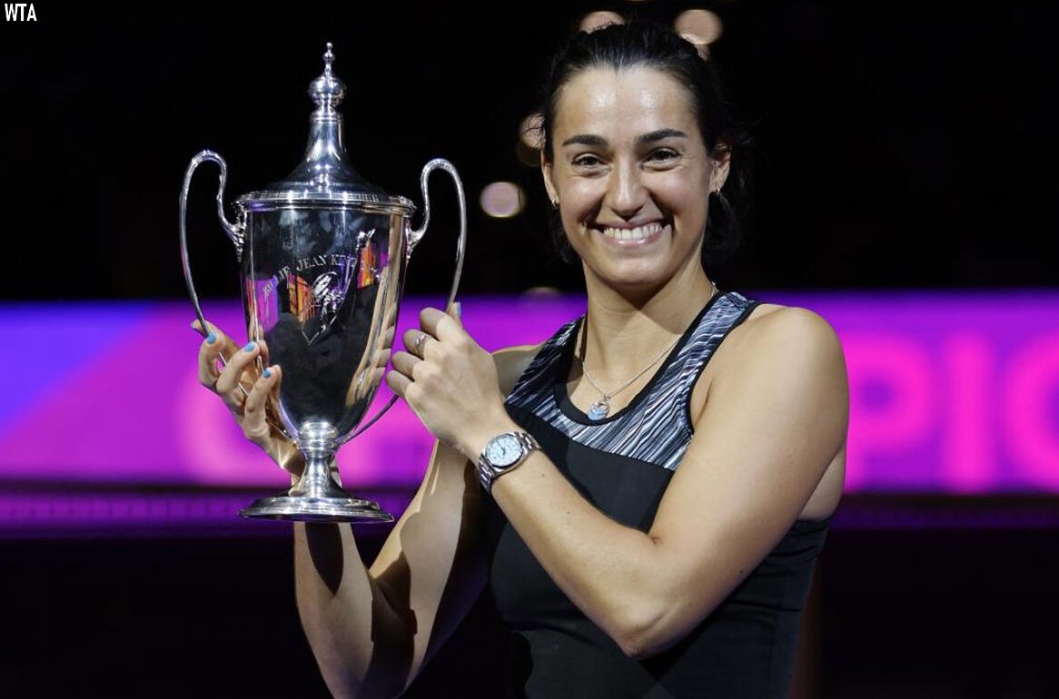 JeuSetMaths's tweet image. 📊 Lois Boisson 🇫🇷 offre à la France son premier titre sur le circuit WTA depuis 2 ans et 8 mois et la victoire au Masters de Caroline Garcia 🇫🇷 en novembre 2022.