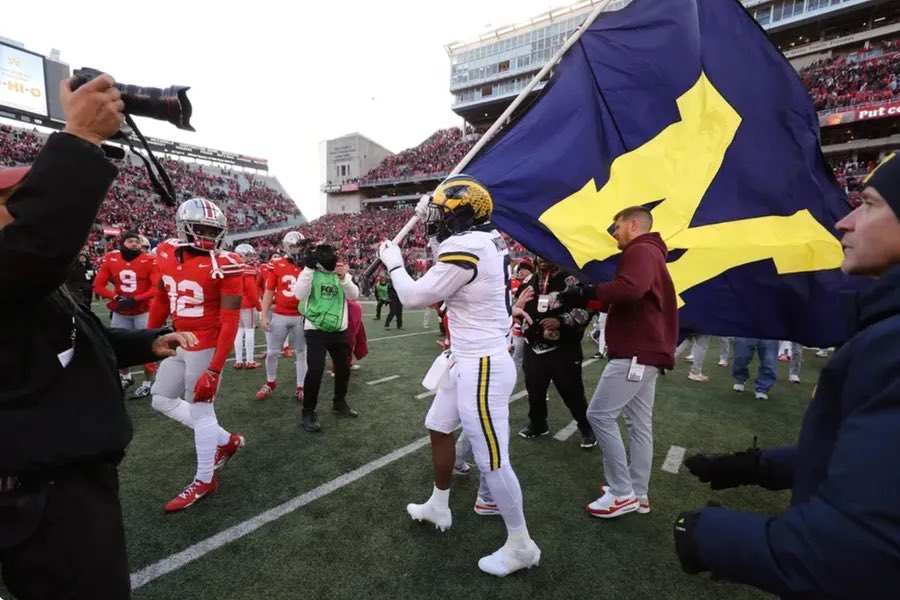 Black DynaMike... tweet media