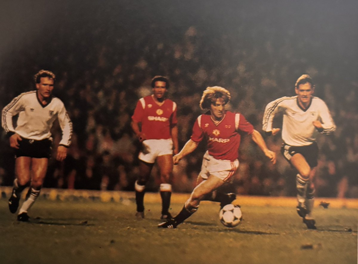 Man Utd Collectors (@mufcmemorabilia) on Twitter photo 