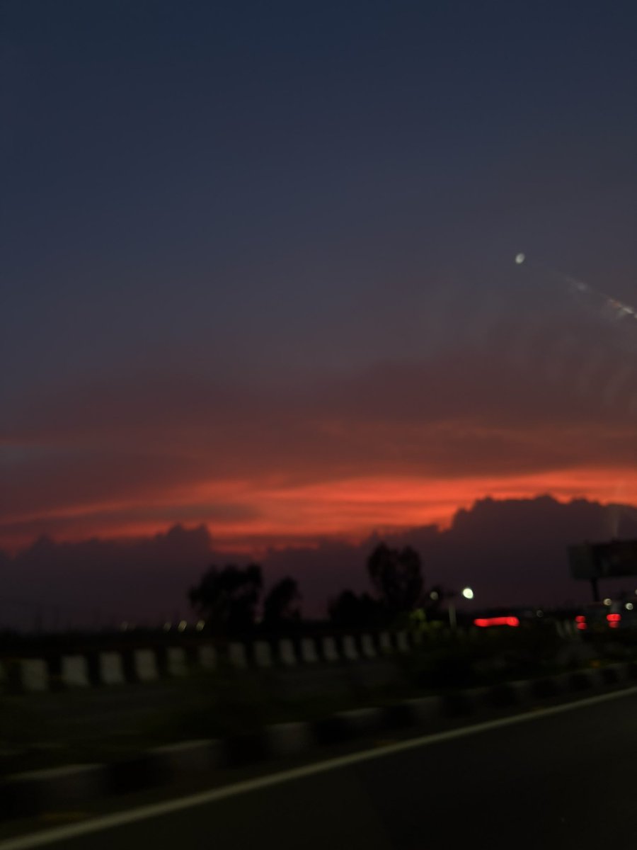 MathewLiz's tweet image. Delhi sky now ❤️
