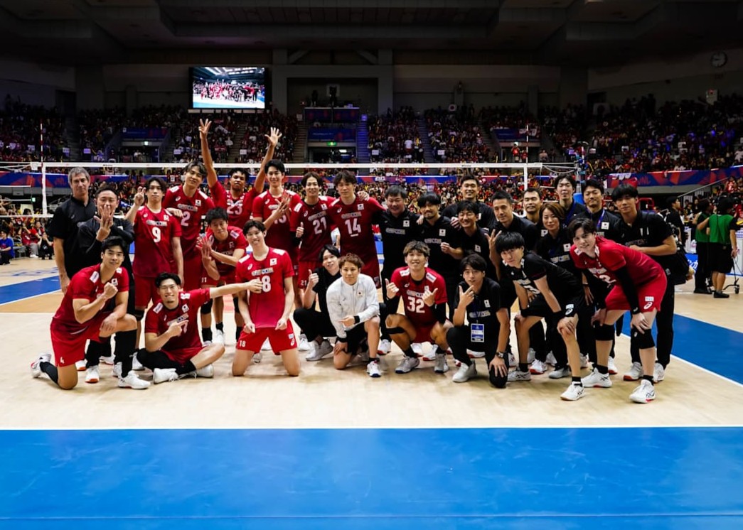 JVA_Volleyball's tweet image. 千葉大会最終戦アメリカにストレートで勝利し、ファイナルラウンド進出を決める 男子ネーションズリーグ
詳細はこちら▶bit.ly/45brCKe
#バレーボール男子日本代表
#VNL2025男子 #volleyball