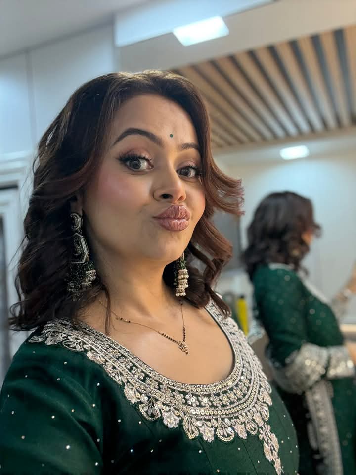 KaranVaghela778's tweet photo. 2k tweets complete 🤩♥️✨ @Devoleena_23 #DevoleenaBhattacharjee https://t.co/prs5MnWg0e