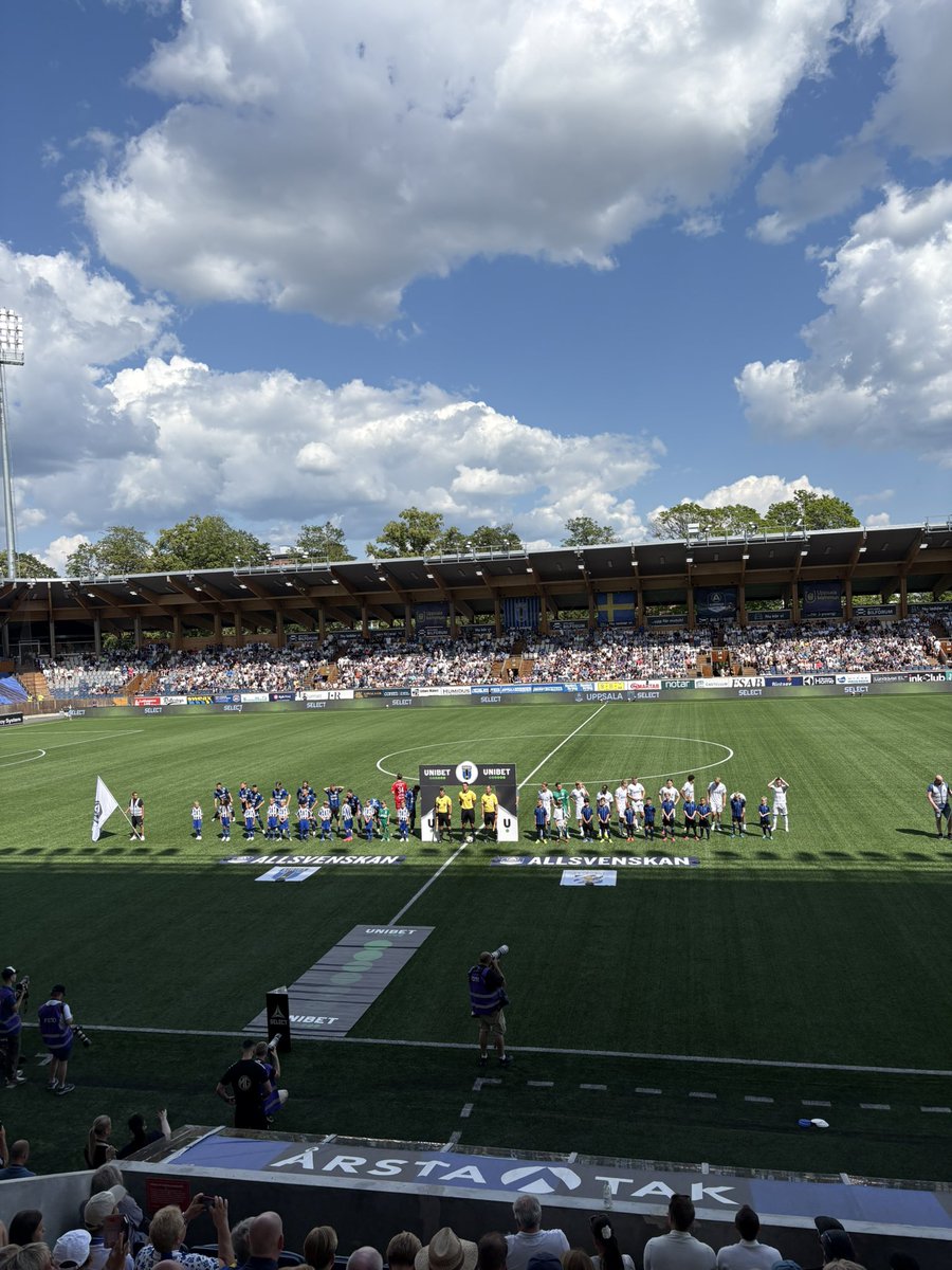 Kandergard's tweet photo. Att få fira sin födelsedag med 3 poäng var bland de bättre, tack för de ☕️@IFKGoteborg #ifkgbg https://t.co/lVbVPVyOCs