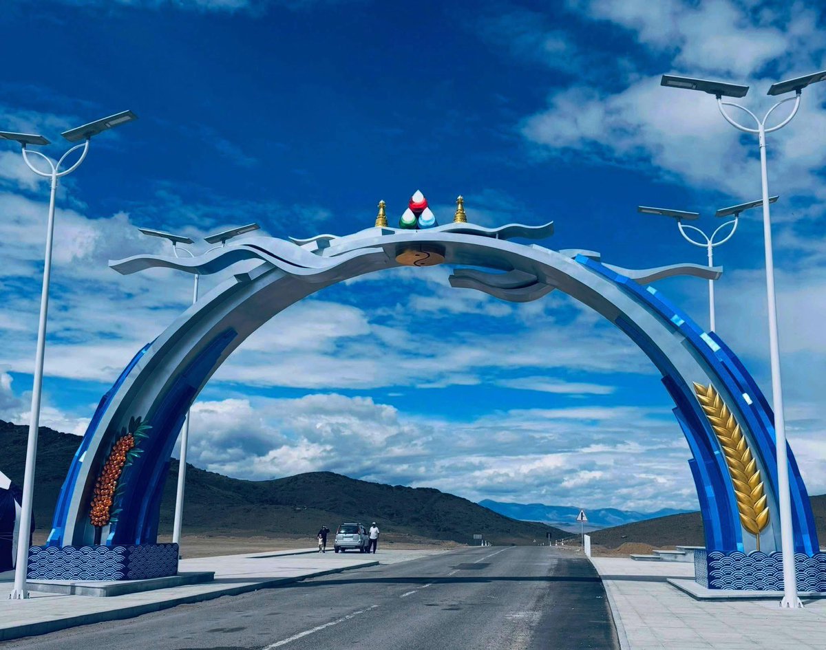 Нэгэнт мөнгө зарж хийж байгаа юм чинь аймаг бүр угтах хаалганыхаа ойролцоо боловсон ариун цэврийн өрөөтэй болохыг уриалах уу хэдүүлээ? Аймаг руу орлоо ч 00 олтлоо бас хэцүү ш дээ 😝 Ялангуяа жуулчид.