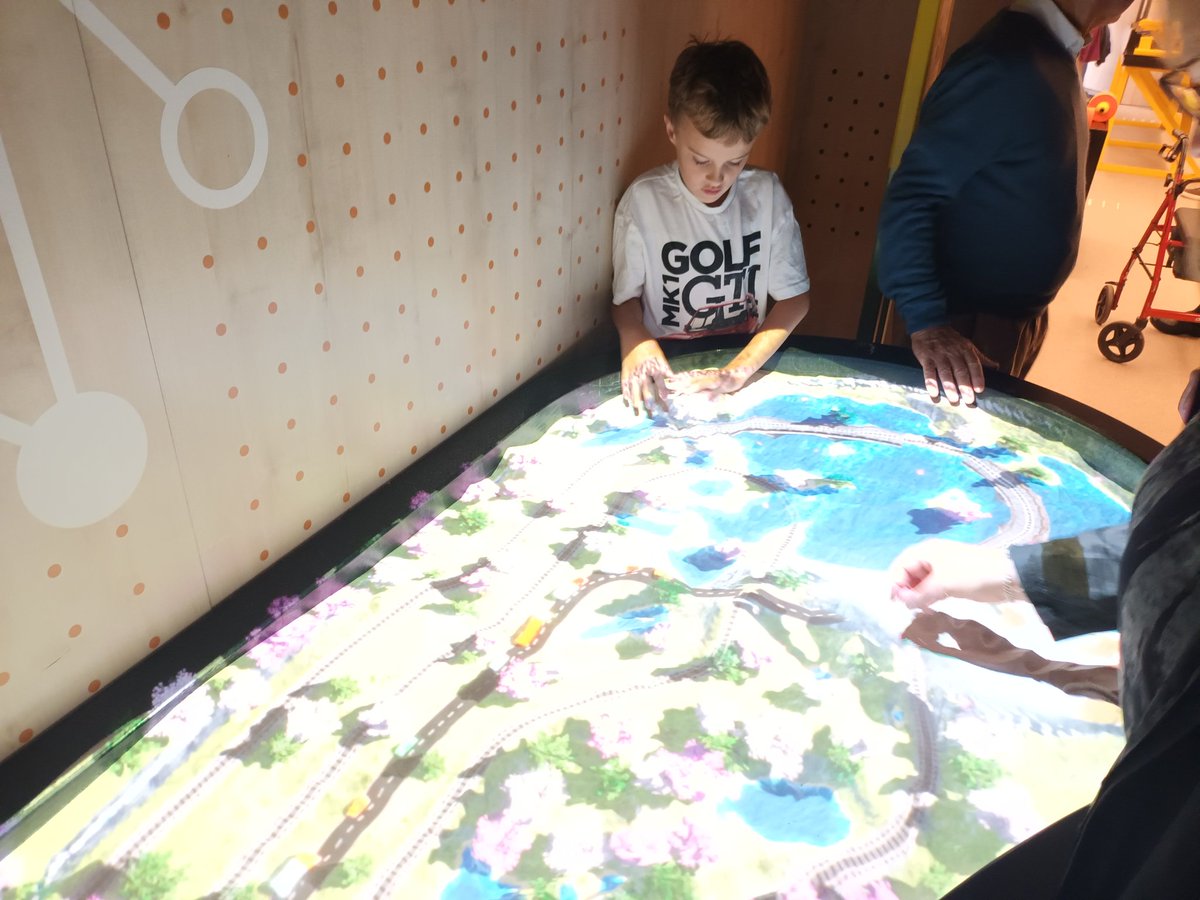 thecat1981's tweet image. A fantastic start to the holidays on the #railway200 inspiration train in #margate loads of fun and educational to boot. The train looks fab and it's well worth a visit if it's near you.