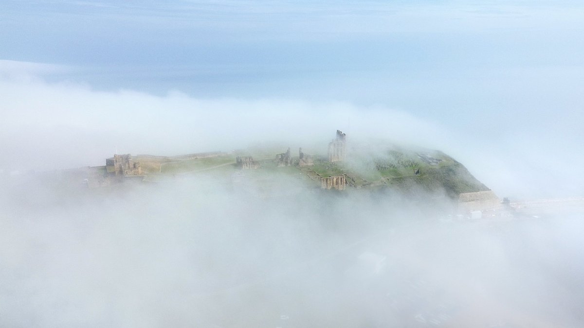 mark_hume's tweet image. The fog came rolling in off the North Sea in Tynemouth this morning, making the priory look like an island in the clouds. #tynemouth @bbcweather