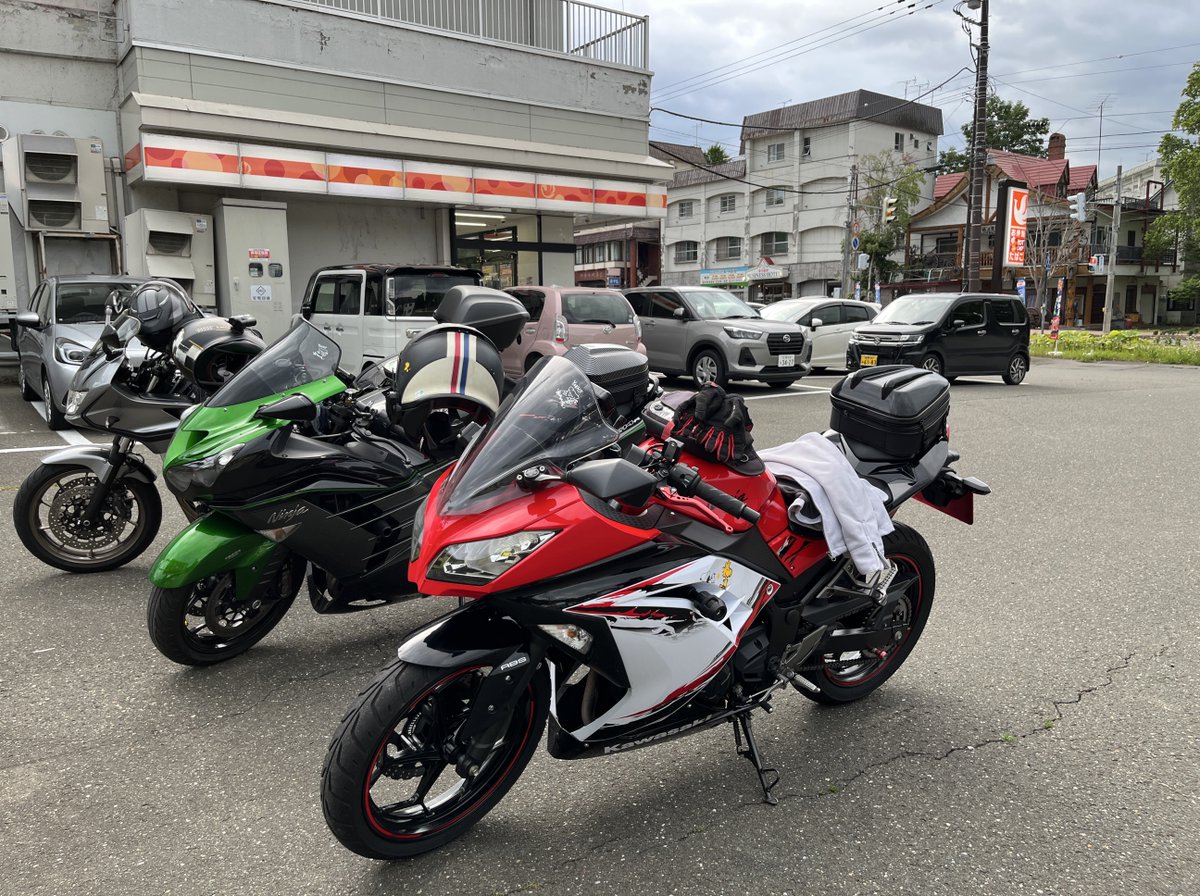 masyu41's tweet image. キャンツーが中止になったので雨降らなさそうなご近所ツー🛵💨
行ったことないしらぬか恋問は激込みで断念
夏堀に向かって走ってるとなんとヒッコリーW帰りのたかぴょんと遭遇!一緒にランチ🍜🤤
たかぴょんに見送られその辺回ってご近所ツー終了!
美味しかったし楽しかったのでいい1日でした🤗