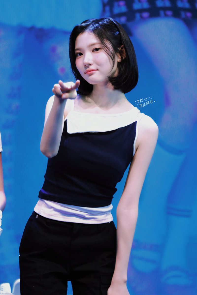 250720
Fan sign
“姐姐，只看着志宇怎么样？”
“我也会，一直看着姐姐。”

#Hearts2Hearts #하츠투하츠 #H2H 
#지우 #JIWOO