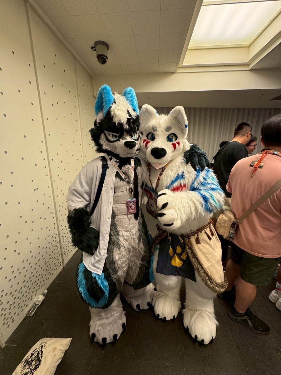 𝒜𝓈𝓁𝒶𝓃𝒹/亞斯蘭 ➡️UTFG學園祭 (@asland_red) on Twitter photo 最後一天!很高興跟各位拍照
Last day! I am glad to take photos with you all♥️
📷:<a href="/LouiJAk_KerKer/">克克ᴸᵒᵘᶦᴶᴬᵏ🔜UTFG</a>
#UTFG #UTFG2025 #FursuitEverday 最後一天!很高興跟各位拍照
Last day! I am glad to take photos with you all♥️
📷:<a href="/LouiJAk_KerKer/">克克ᴸᵒᵘᶦᴶᴬᵏ🔜UTFG</a>
#UTFG #UTFG2025 #FursuitEverday