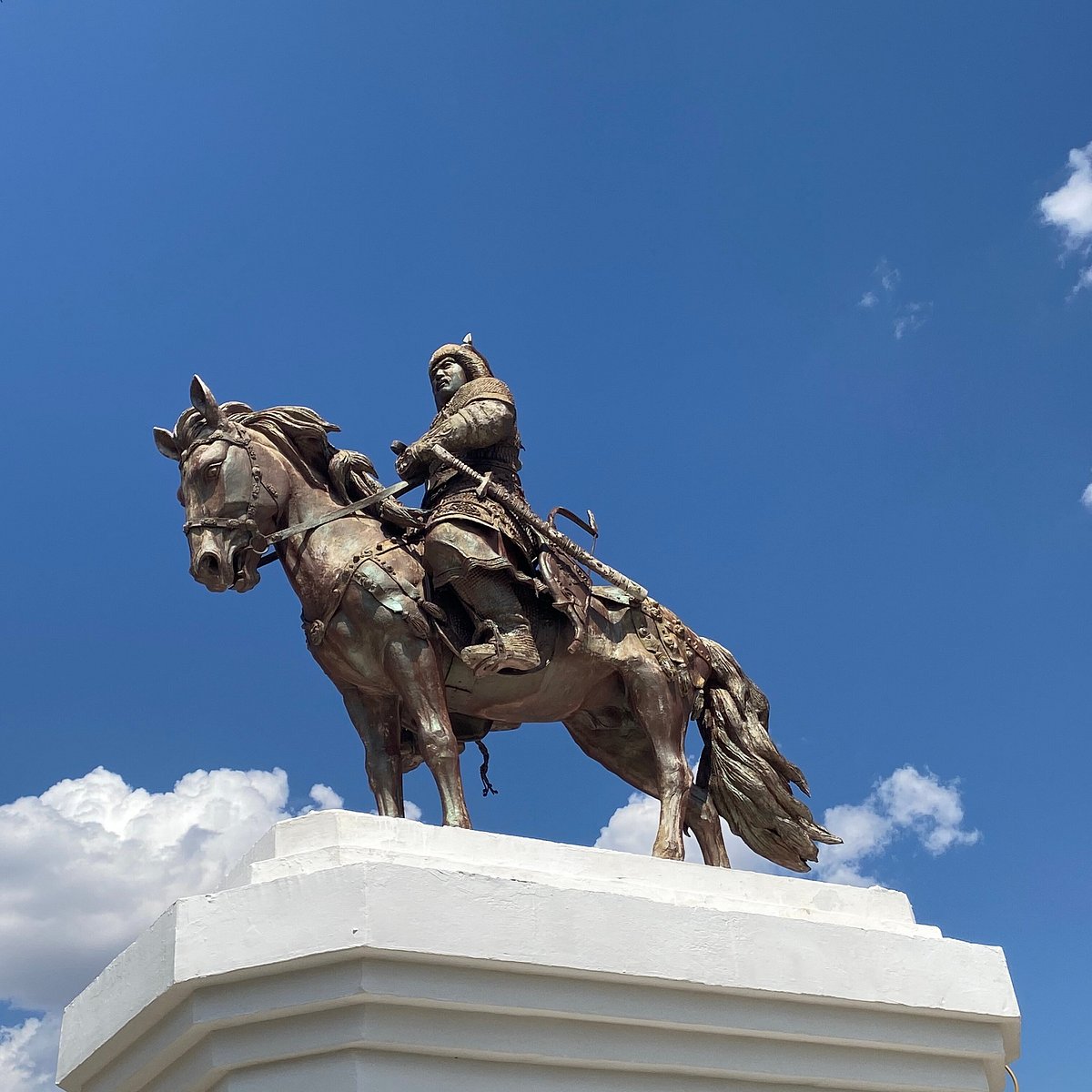 SteppeShaman's tweet image. The last great steppe migration was from Europe to Asia: In 1771 Torghut Mongols travelled from Kalmykia to Dzungaria en masse, defeating larger Muslim armies along the way
Torghuts were significantly outnumbered by Muslims but withstood the chasing Bashkir and Kazakh armies