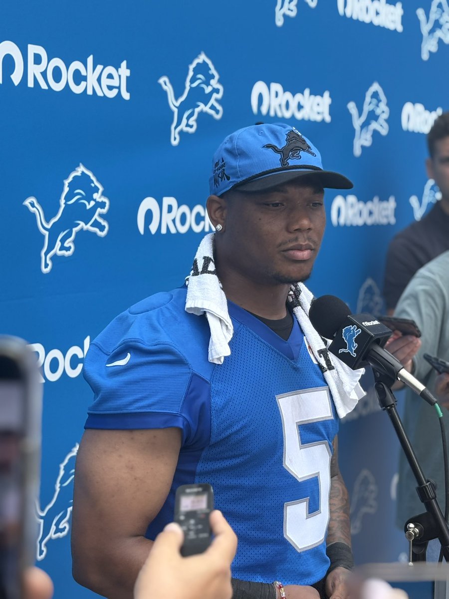 HammerFox2's tweet image. Still with a cup on his shoulder, David Montgomery says, “I’m hungrier than ever.”
He isn’t here to prove anybody wrong, he just wants to show that he’s a big part of this offense.