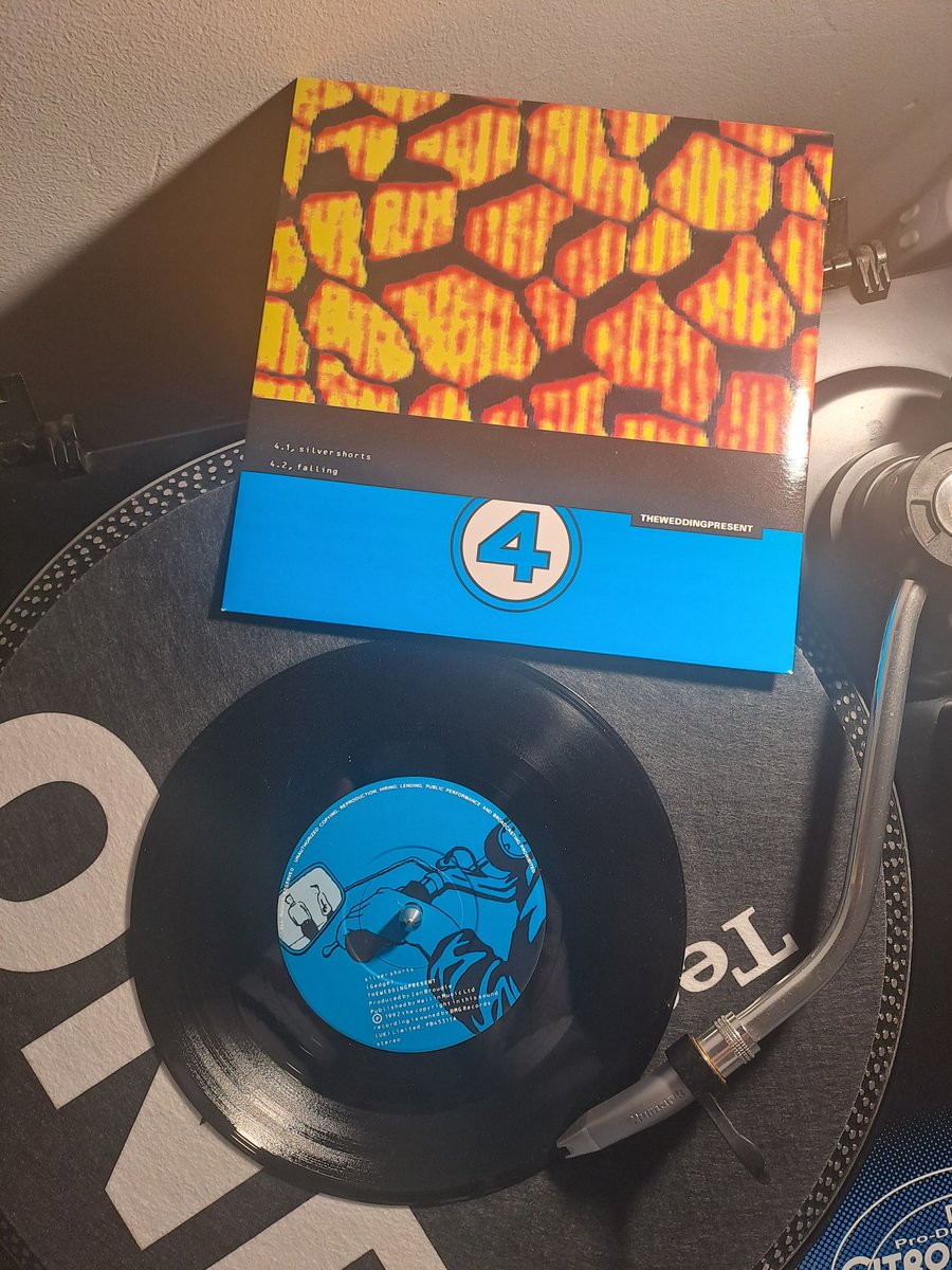 TheHouseof08's tweet image. THE WEDDING PRESENT - SILVER SHORTS
"She's not talking to me now
Not since we had our row..."
@weddingpresent