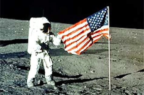 RichardVBattle's tweet image. July 20, 1969, Neil Armstrong first steps onto the moon fulfilling President Kennedy’s goal, and says, “That’s one small step for man, one giant leap for mankind.”
#writerslift, #bookbub, #authorslife, #writingcommunity, @Premium_authors