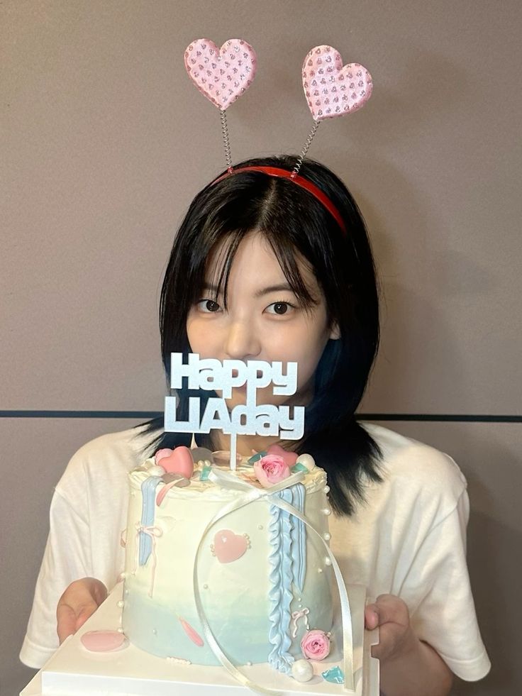 Jisuberries!!! please, drop the tags for our lovelia ♡ 

HAPPY LOVELIA DAY
#StrawberryPrincessLIADay
#리아와_함께라면_행복지수_상승