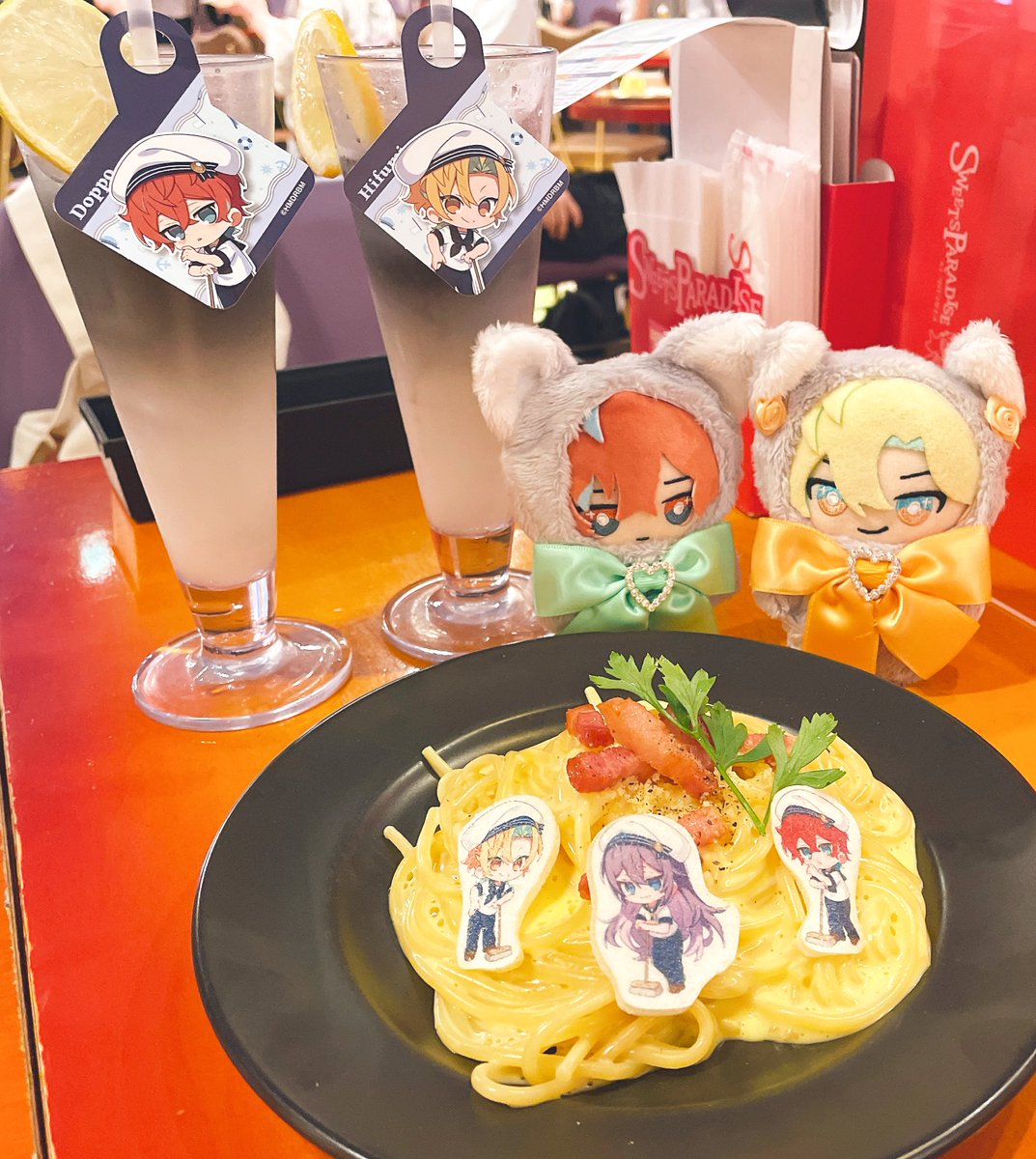Asanoha0377's tweet image. スイパラに行きました記録〜！どつの女の横でどつ引きまくってひうみも自引きした🥳
どぽぬはそんなに葉っぱが気になる？？？🌿