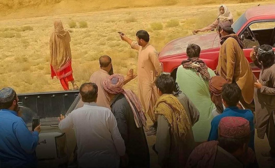 esmaa4048's tweet image. Every man involved in or supporting the vile practice of #HonorKilling should be shott at point-blank range.
No mercy. No hesitation. Just a bullett through the head.
#Pakistan