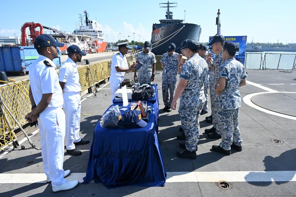 SpokespersonNavy (@indiannavy) on Twitter photo Witnessing strong bonds and fostering interoperability!
Officers & sailors from the #IndianNavy’s <a href="/IN_EasternFleet/">Eastern Sword (The Sunrise Fleet)</a> ships #INSDelhi, #INSShakti, #INSSatpura & #INSKiltan, and the Republic of Singapore Navy’s RSS Supreme engaging in cross-deck visits in Singapore. Witnessing strong bonds and fostering interoperability!
Officers & sailors from the #IndianNavy’s <a href="/IN_EasternFleet/">Eastern Sword (The Sunrise Fleet)</a> ships #INSDelhi, #INSShakti, #INSSatpura & #INSKiltan, and the Republic of Singapore Navy’s RSS Supreme engaging in cross-deck visits in Singapore.