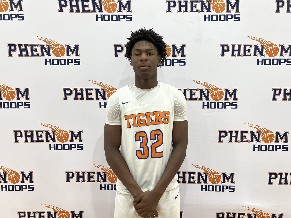 Not to reiterate the obvious, but 6’2 ‘26 Cameron Blivens (Tennessee Tigers) has been nothing short of spectacular. So smart. Consistently making the right play while scoring with efficiency &amp; defending with toughness. Continuing to play at a very high level #PhenomSummerHavoc